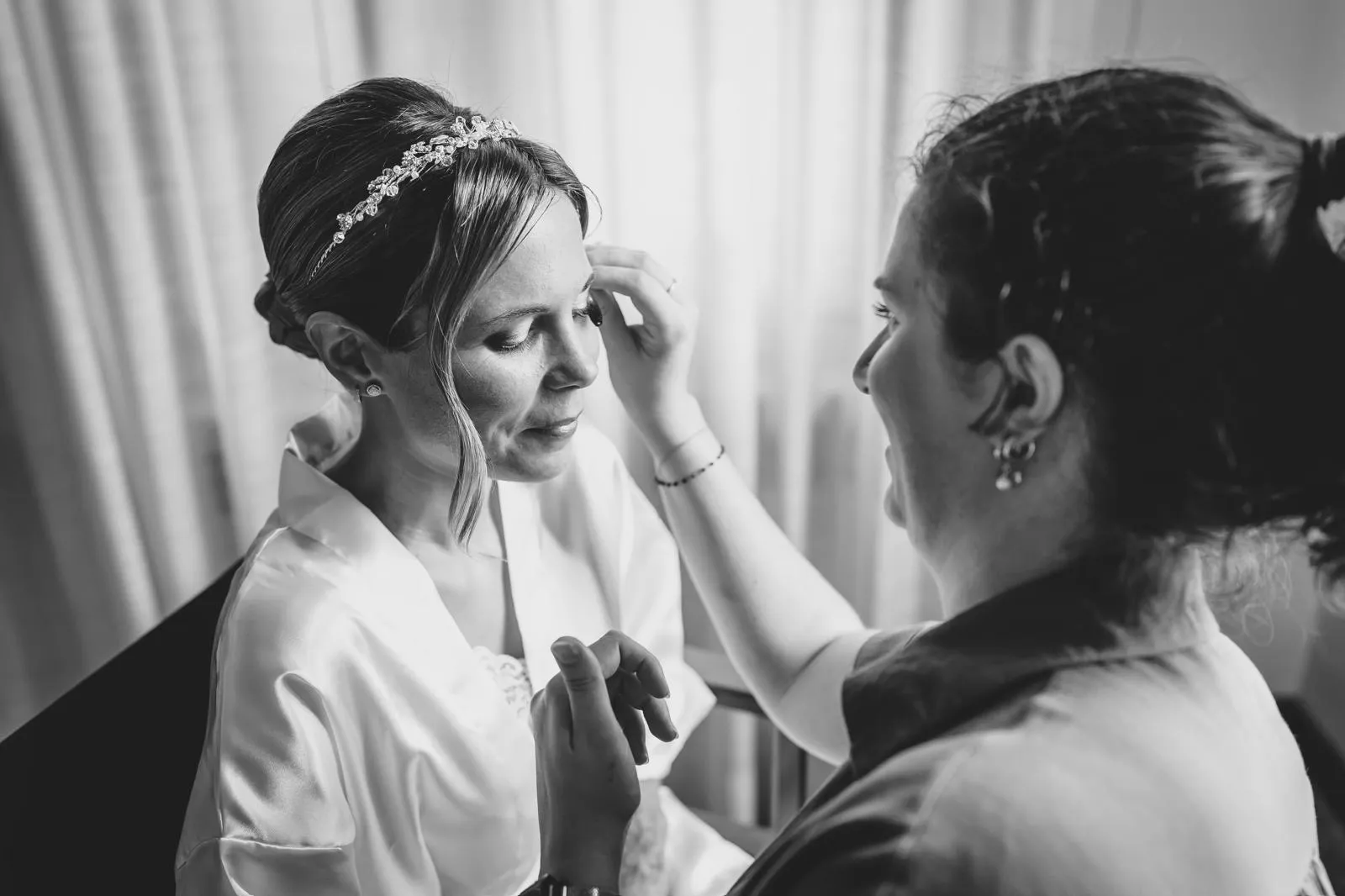 Ultimi ritocchi all’acconciatura sposa in Veneto prima della cerimonia